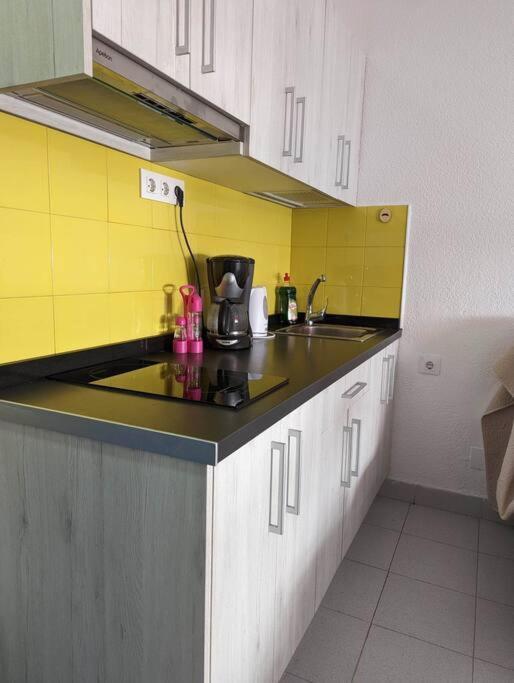 Beachfront Studio Apartment Puerto Rico Puerto Rico  Ngoại thất bức ảnh